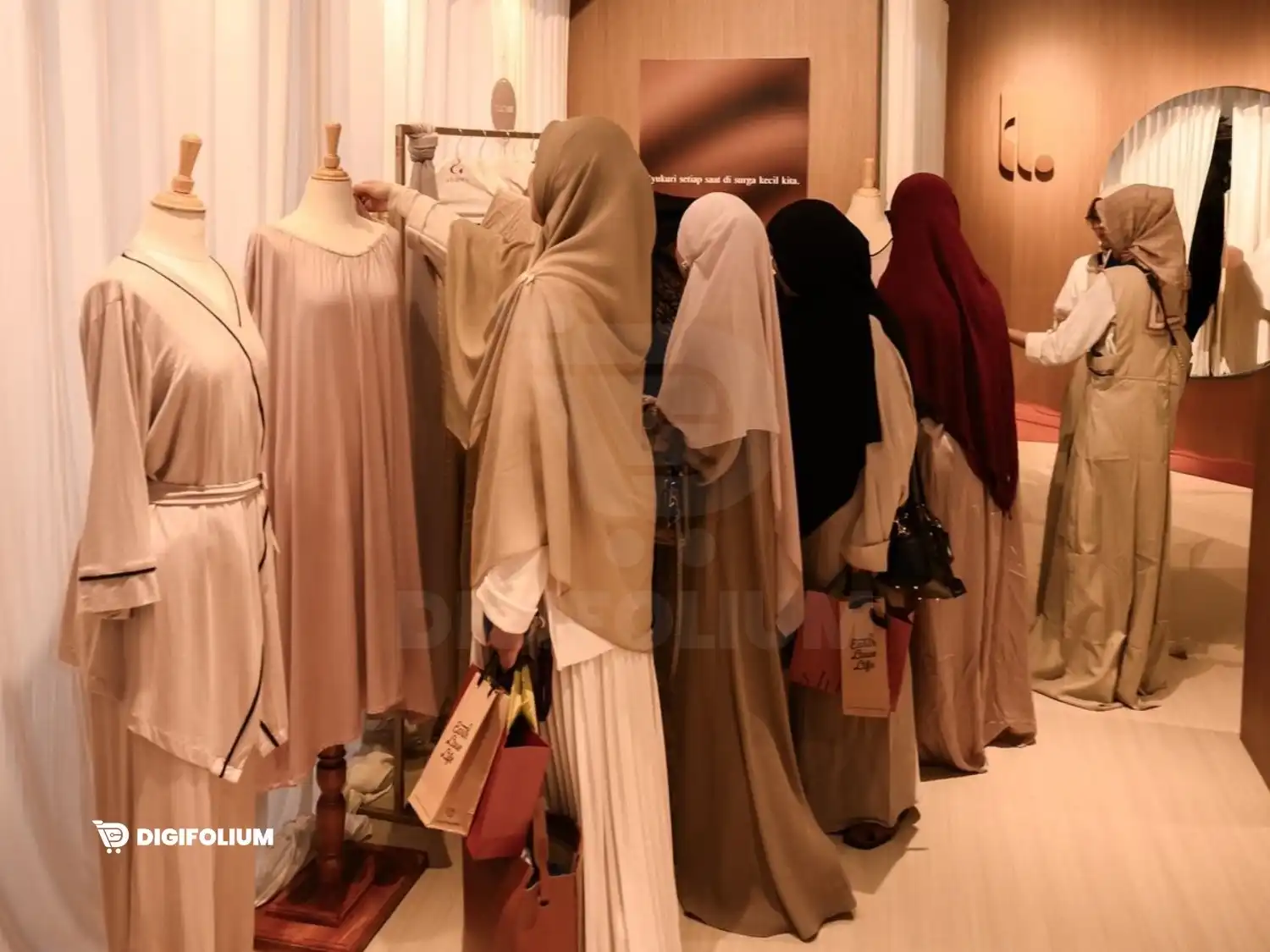 Gamis Modern: Era Minimalis & Sustainable Gamis Modern: Era Minimalis & Sustainable